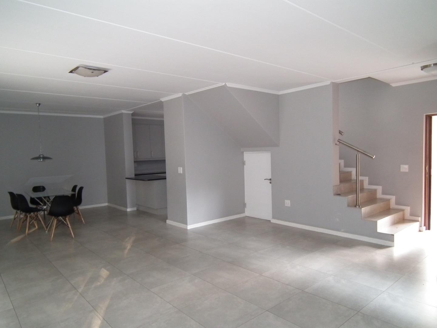 756882_12_Harley_Close_Vacant_NEW_002.JPG