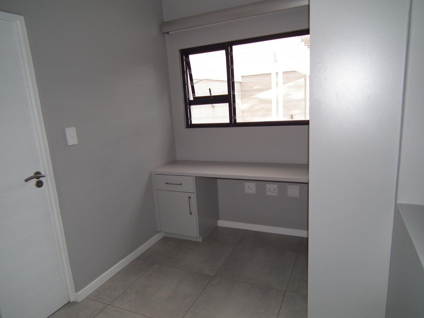 756882_12_Harley_Close_Vacant_NEW_009.JPG