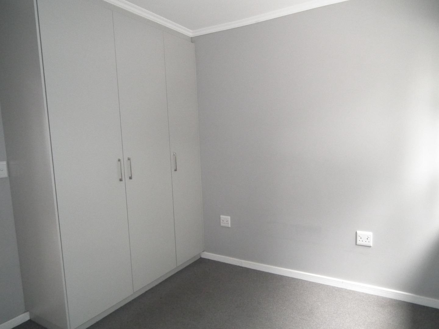 756882_12_Harley_Close_Vacant_NEW_016.JPG