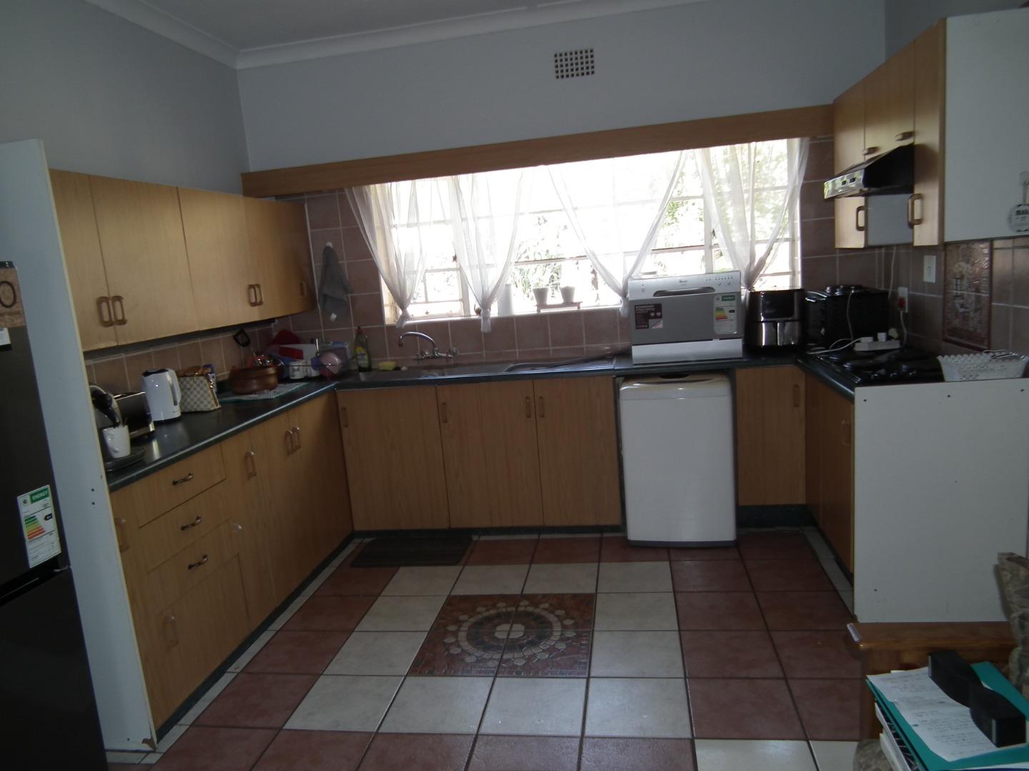 769614_14_Pitcairn_Blairgowrie_015.JPG